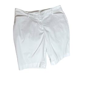 5 for $40 SALE !
Talbots Petites Perfect Short White sz 2p Bermuda Length